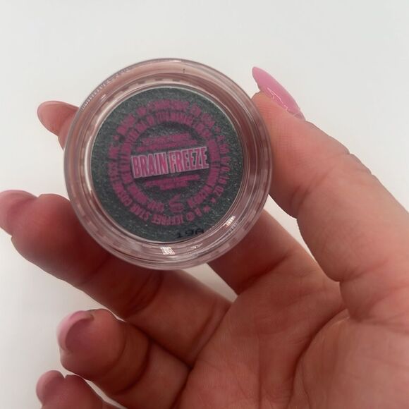 BNWT - JEFFREE STAR EYE GLOSS POWDER - BRAIN FREEZE - Picture 3 of 4